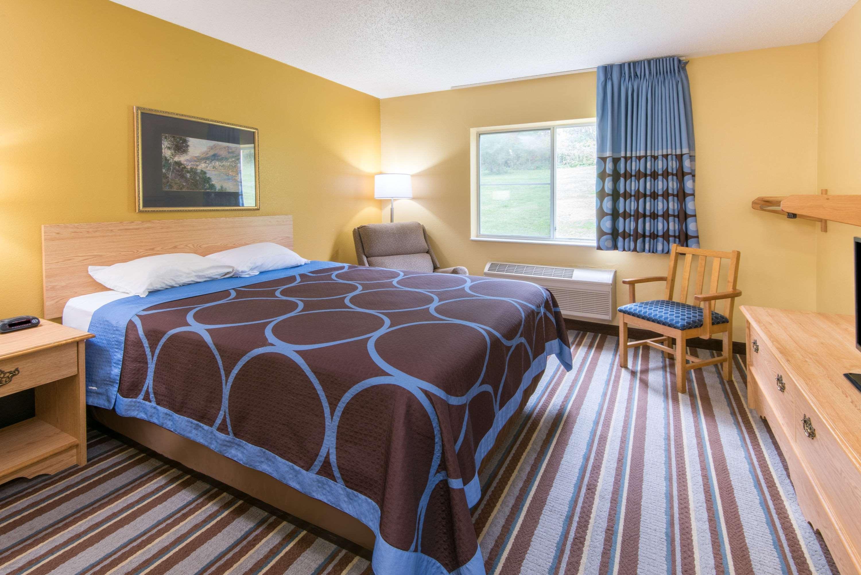 Super 8 By Wyndham Medina Hotel Exterior photo
