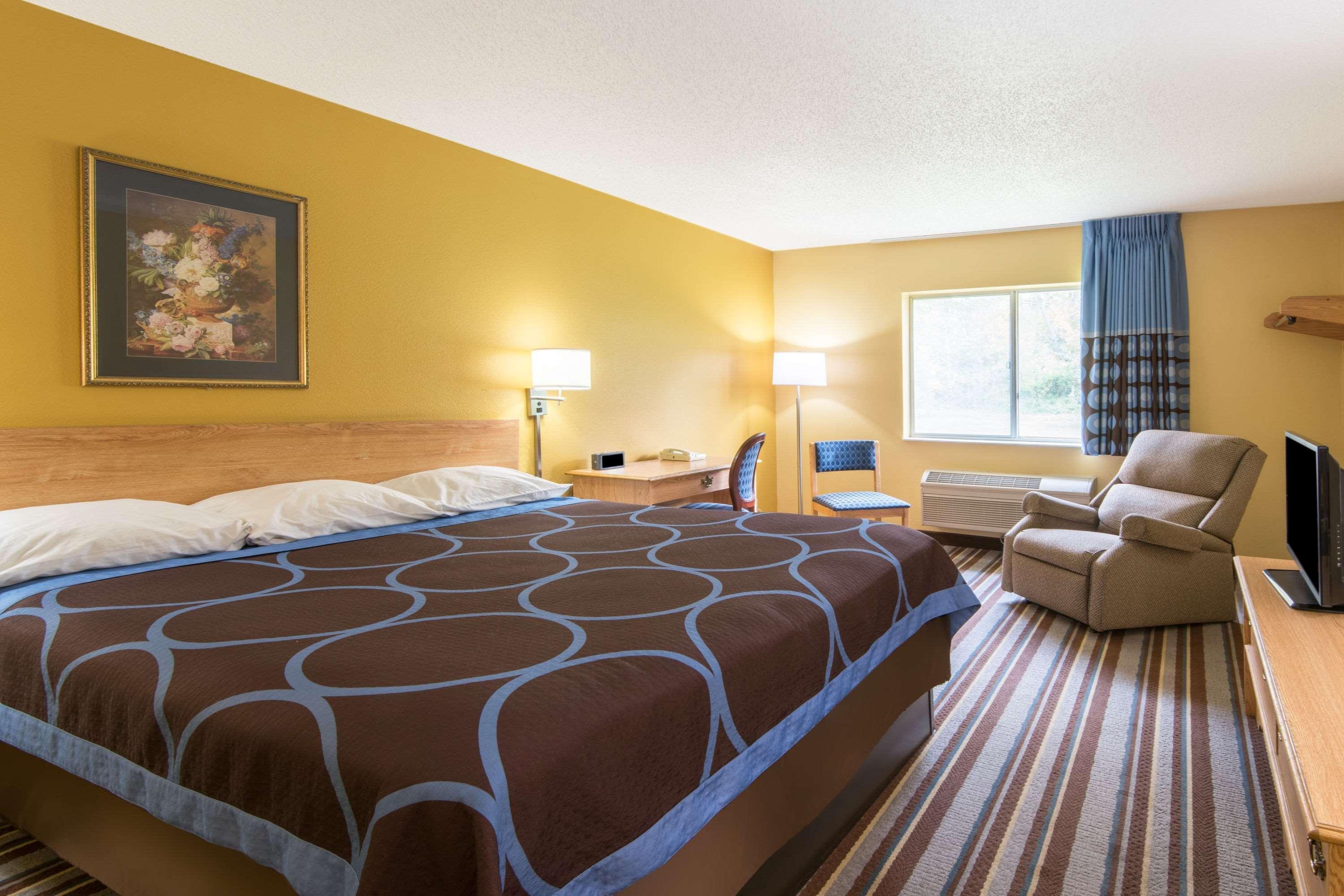 Super 8 By Wyndham Medina Hotel Exterior photo